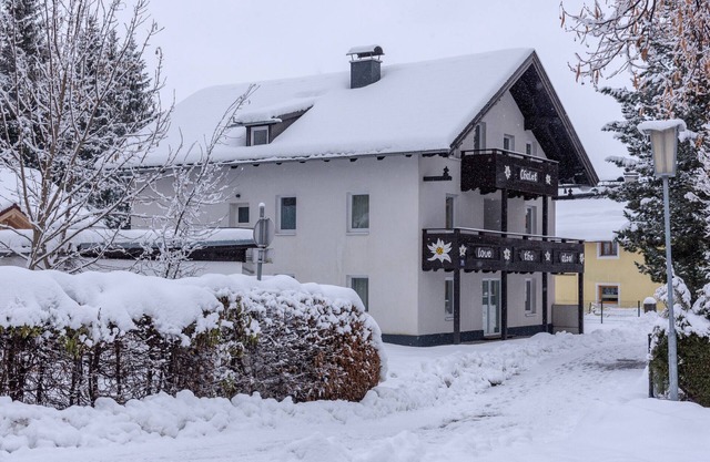 Chalet Love the Alps, 22pax, near ski lift