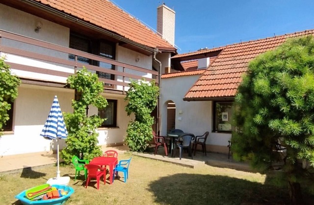 Chalet Lucie - Four Bedroom Villa, Sleeps 10