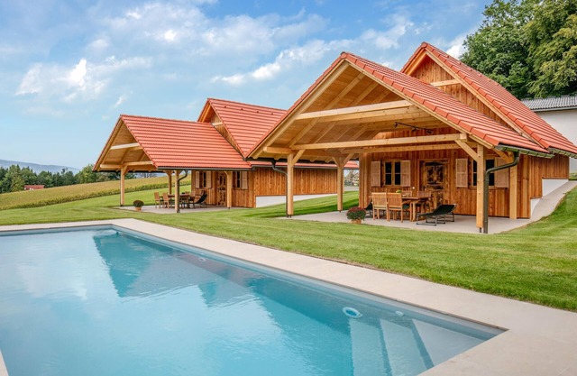 Chalet mit gemeinsamen Pool