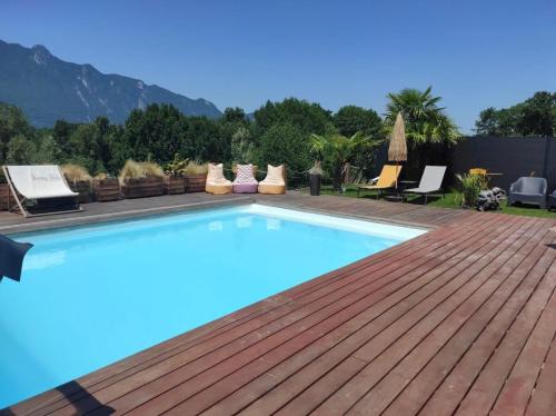 Chalet Omm heated pool spa sauna