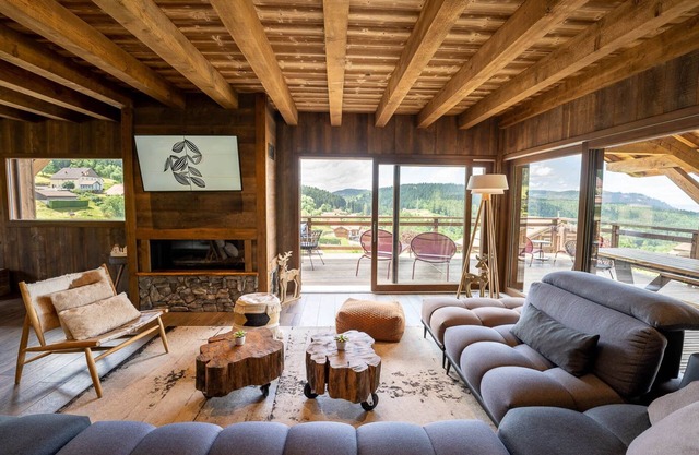 Chalet Perle Noire, Gerardmer lake view facing south, At the foot of the slopes, Sauna, Jacuzzi