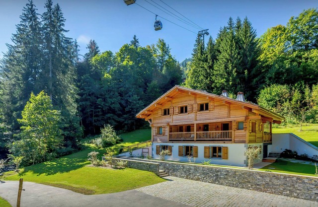Chalet Riparian - ski-in ski-out holiday La Clusaz 12p, spa - OVO Network