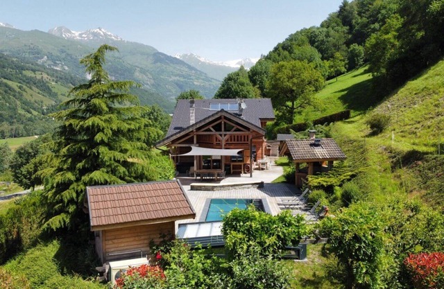 Chalet Savoyard D'exception Avec Piscine Chauffée