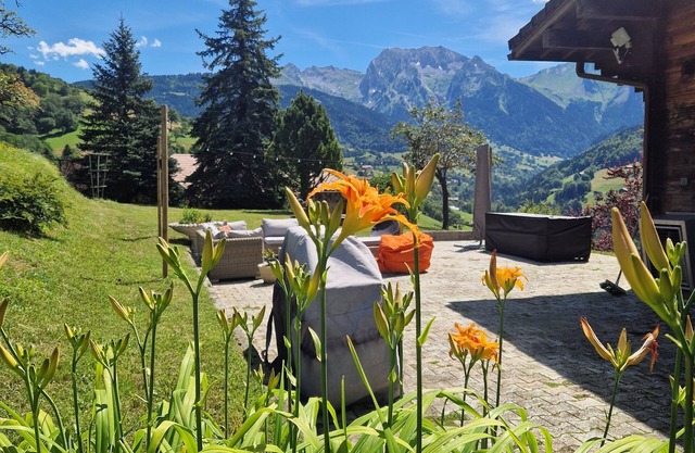Chalet Savoyard Authentique au Calme Avec vue Panoramique À180 sur les Montagnes
