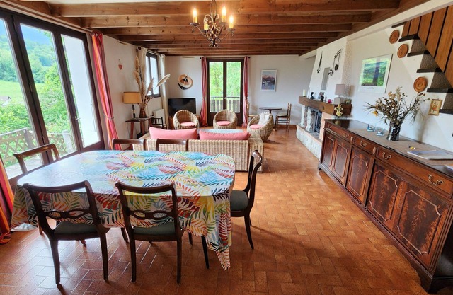Chalet sleeps 9/SPA, Saint-Jorioz, quiet location lake and mountain views