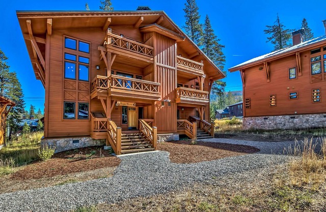 Chalet Town Home 09