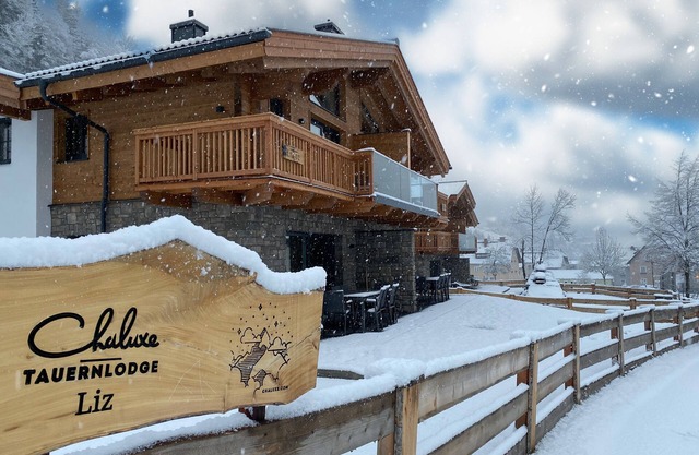 Chalet with wellness 500 m from the ski lift