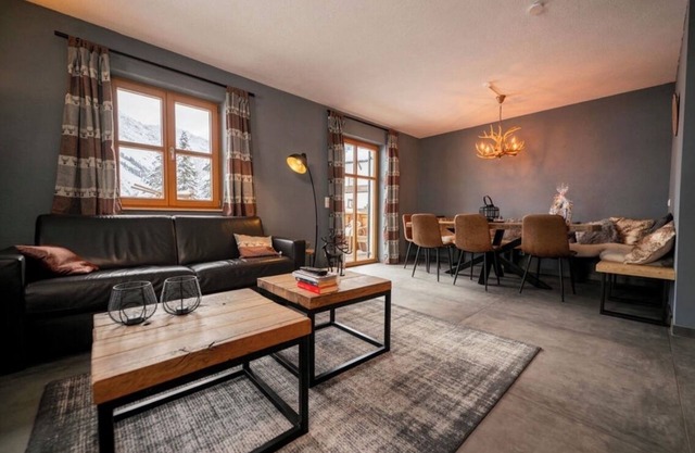 Chalet zur Rose 3-room apartment "Alpen Lilie" 2-8 persons (95m2)