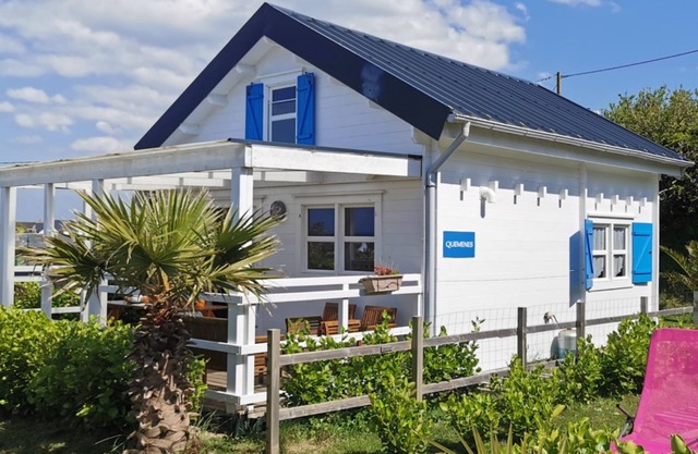 Chalets de Kerescar: view of the Iroise Sea, beaches 150 m away