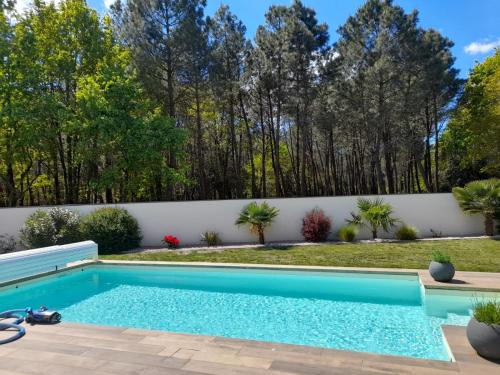Chambre au calme océan lac foret avec piscine au sel et spa