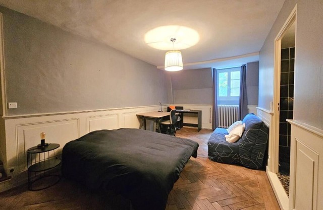 Chambres d'Hote sleeps 4 with swimming pool and fully equipped kitchen Le Mans/Circuit 24 H