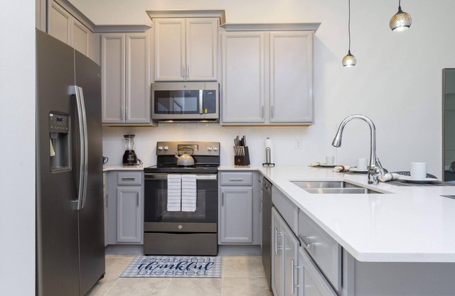 Champions Gate: Free Clubhouse, 2-BR Retreat!