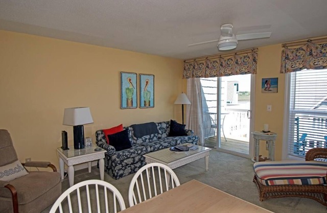 Channel Harbor 1 bedroom condo for 4, close to beach