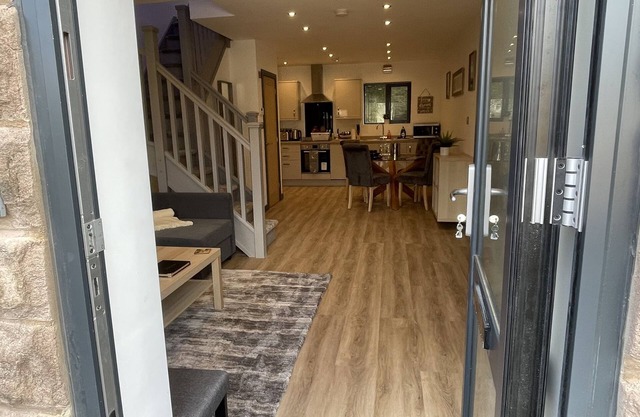 Chapel row 4 luxurious cottage in the peaks