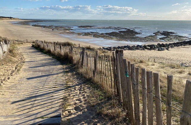 Charming Ile de Ré house, 2 steps from beaches and golf course.