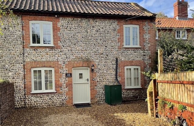Character Cottage near the coast