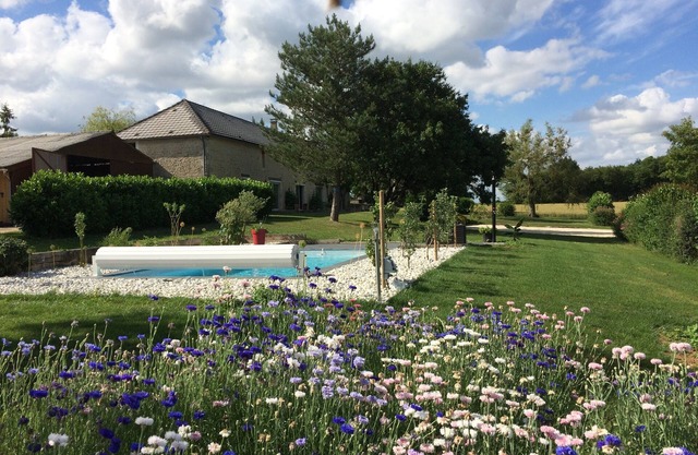 Character farmhouse of 250 m2, completely renovated for you.