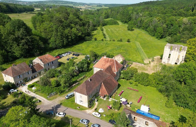Characterful cottages with gardens in nature, ideal for families and friends