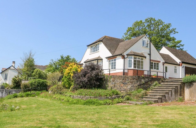 CHARLESWORTH, pet friendly, with a garden in Braunton