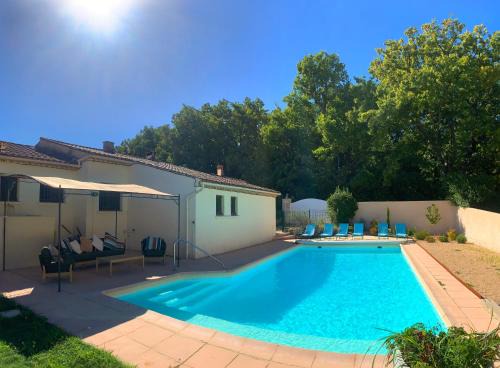 Charmante villa avec piscine à 8 minutes d'Uzès