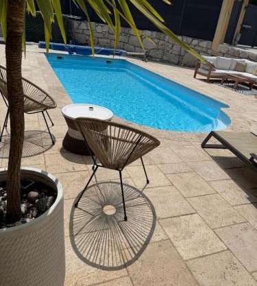 Charmant appartement, piscine 15 min de Nice