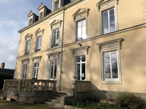 Charmant Château XIXème - Parc 2ha, Chambres Lumineuses, Petit Déjeuner Local, Proche Forêt et Cité Médiévale - FR-1-410-410