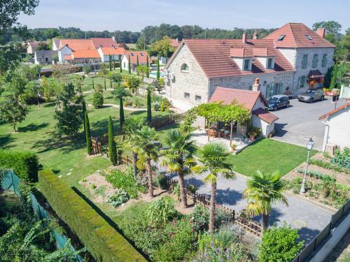 Charmant gîte avec piscine et jardin à Hauterives - FR-1-489-203