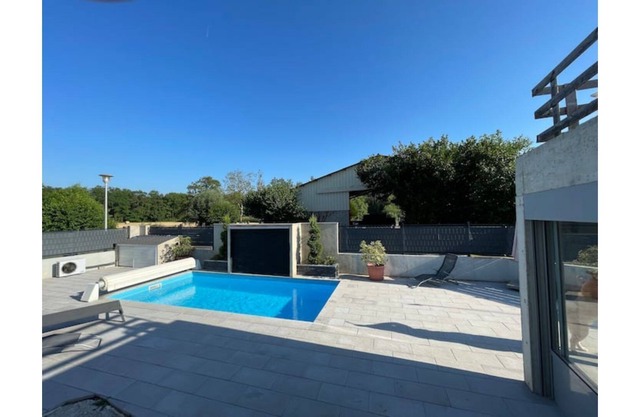 Charmant Logement Avec Piscine et Jacuzzi