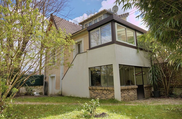 Charmante Petite Maison Située sur une île des Bords de Marne à 15 mn de Paris