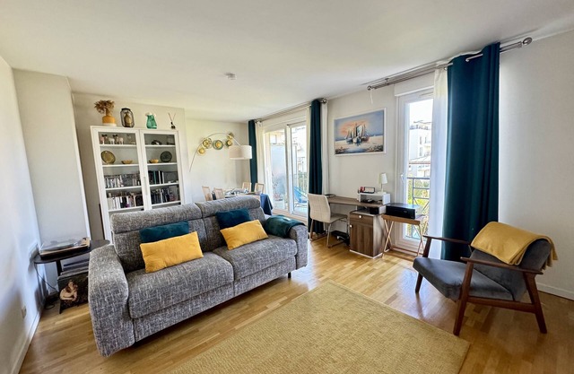 Charment Appartement Avec Balcon