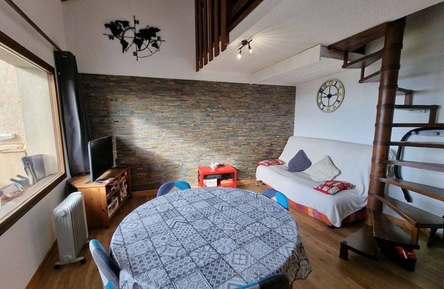 Charming Duplex at Slopes - 6 Pers, Wifi, Balcony, Washing Machine