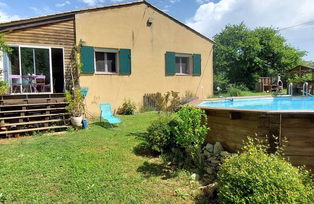 Charming, friendly house with swimming pool