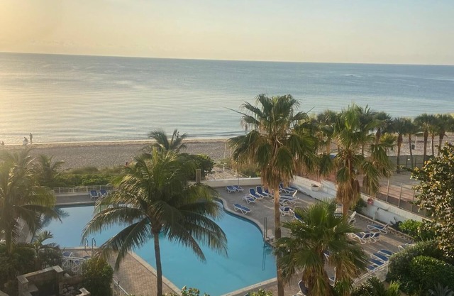 Charming 1-bedroom hotel in delightful Fort Lauderdale. Direct ocean view.