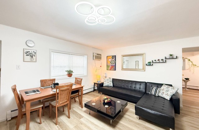 Charming 1-bedroom apartment in fantastic Guttenberg with AC