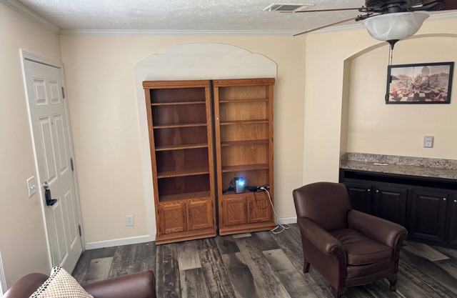 Charming 1-bedroom apartment with AC, WiFi in beautiful Pensacola