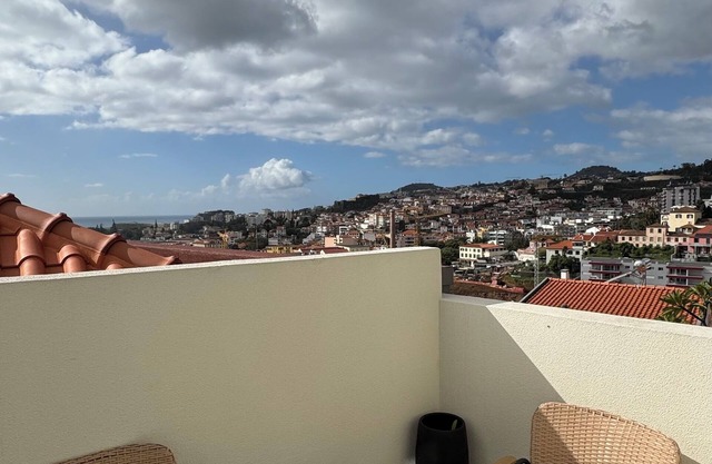 Charming 1-bedroom apartment in quaint Funchal 5 minutes walk to center