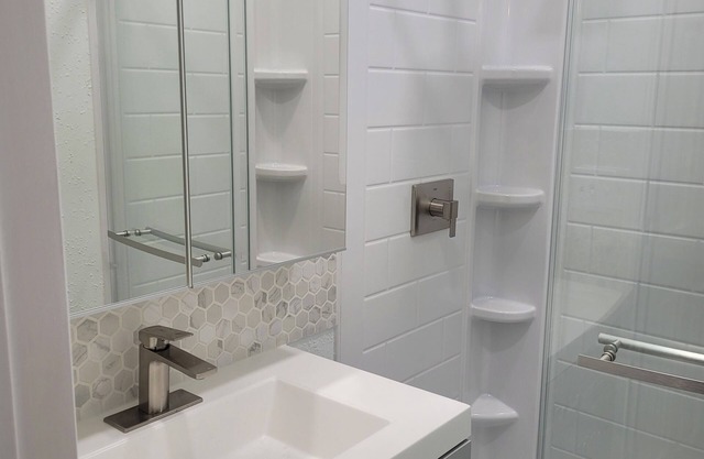 Charming 1-bedroom apartment in phenomenal Houston with AC