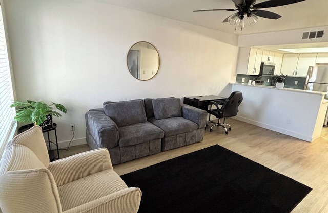 Charming 1-bedroom apartment with WiFi/king size bed in Mesa/Tempe area!