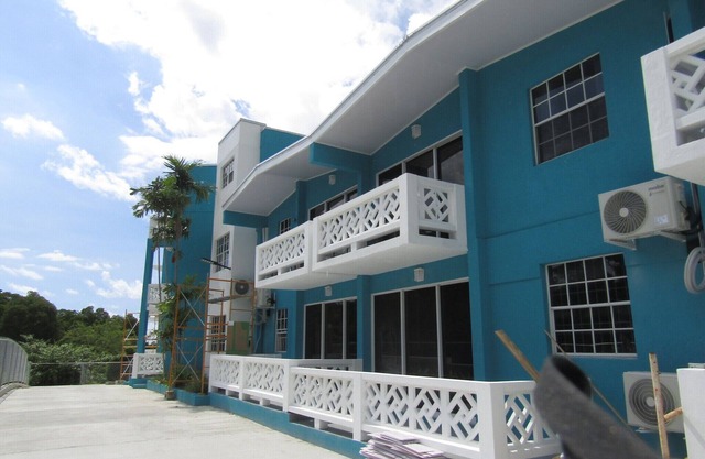 Charming 1-bedroom condo on the beach on fabulous west coast near to UWI