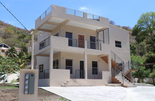 Charming 1-bedroom apt with AC and WiFi in Clarkescourt Bay near to the Marina.
