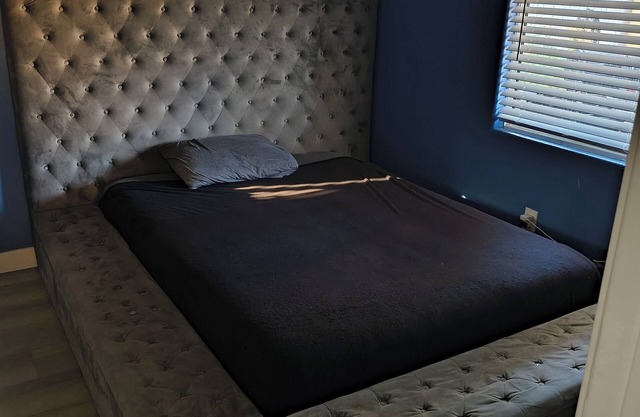 Charming 1-bedroom house with WiFi and AC in wonderful Las Vegas private pool.