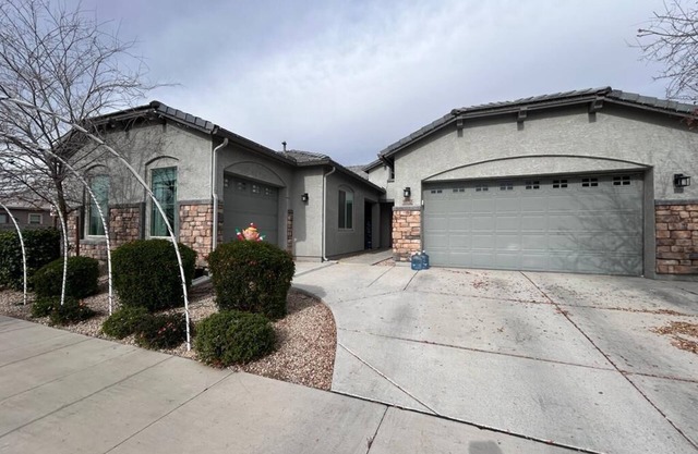 Charming 1-bedroom house in resort style neighborhood