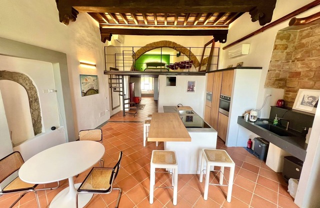 Charming 1-bedroom apartment in terrific San Miniato with AC, WiFi