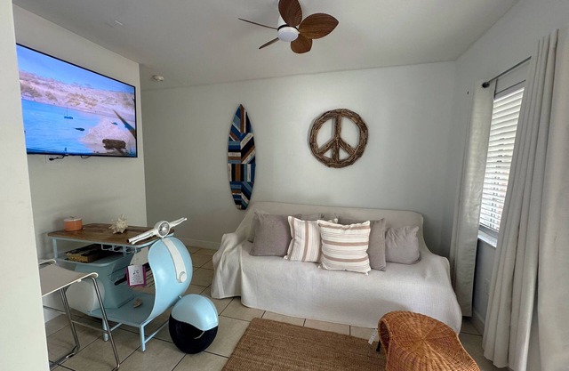 Charming 1-bedroom apartment in lovely Dania Beach with AC, WiFi