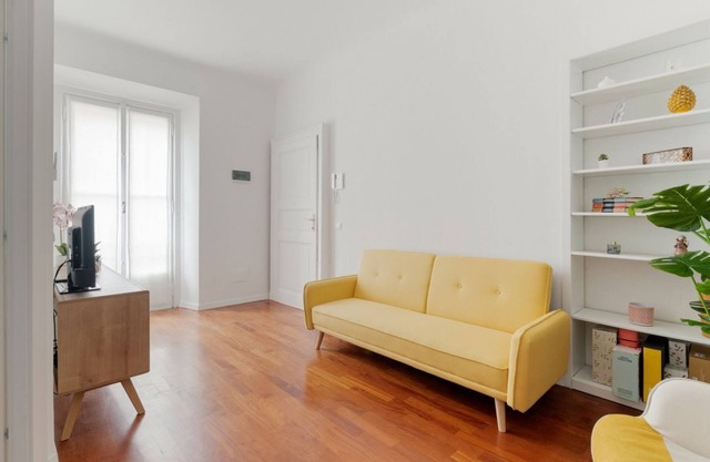 Charming 105 sqm apartment, accommodating up to 5 people, located on the first floor of a building with an elevator (NOT wheelchair accessible).The property is located in the Risorgimento district, a well-served residential area just steps from Milan's c