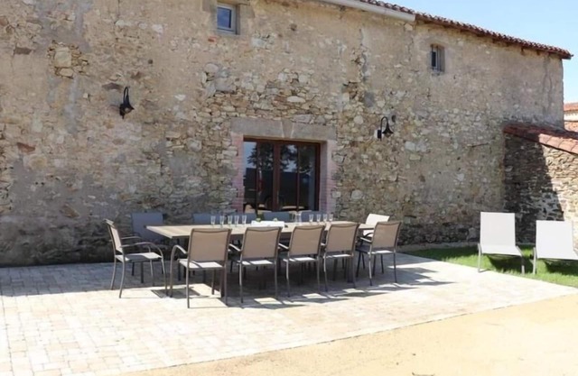 Charming 18th Century Cottage with Pool, Sleeps 10, Near Les Herbiers