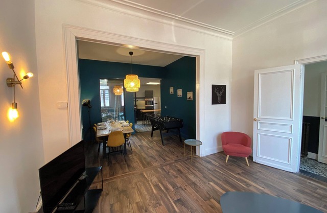 Charming 1920's house - 6 private bedrooms with bathroom 15 min from Lille