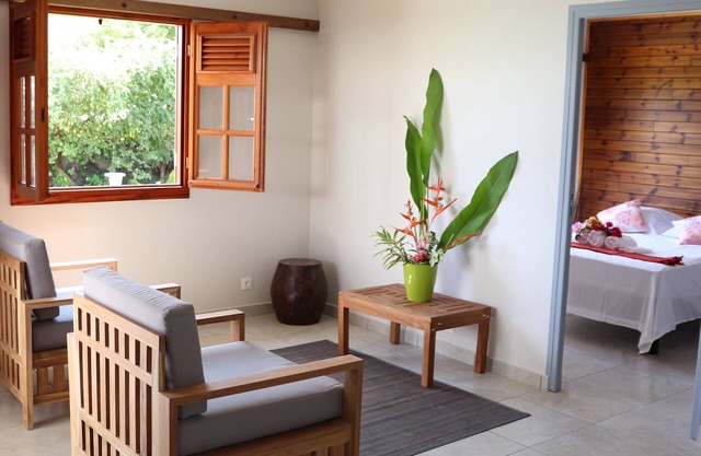 Charming 2-Bed Cottage, 5 mn Beach, Sainte-Anne