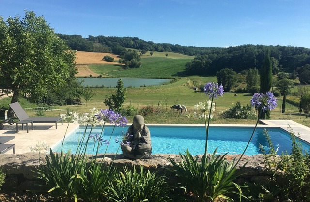 Charming 2-bedroom gite near Montcuq with swimming pool and panoramic views