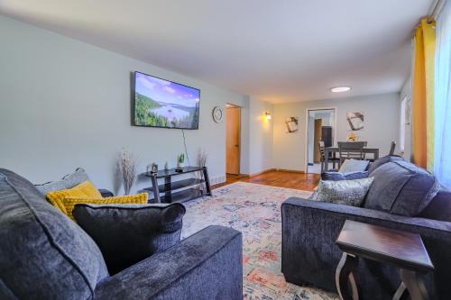 Charming 2 Bed Room in Cleveland